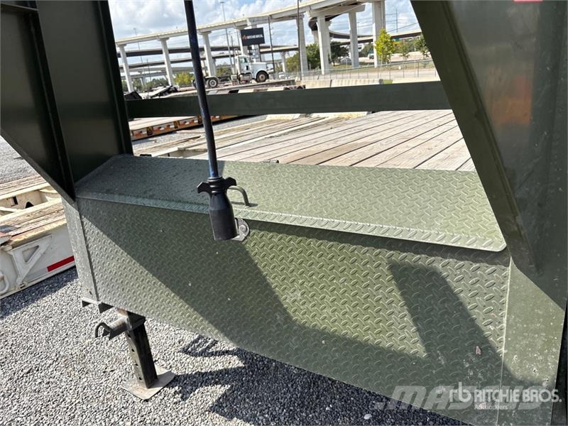 East Mfg Texas 40 ft T/A Gooseneck Equipment Trailer Remolques para transporte de vehículos