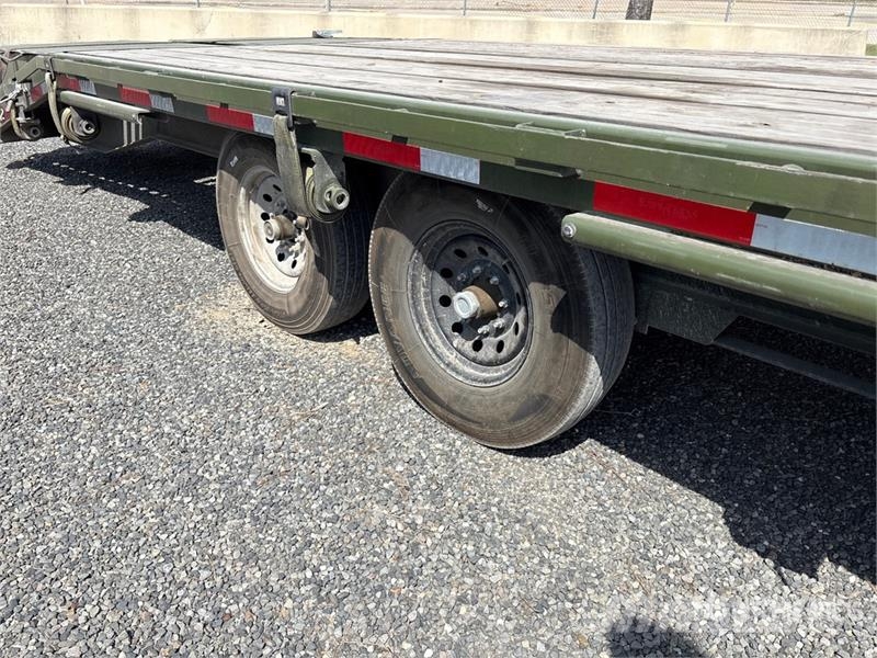 East Mfg Texas 40 ft T/A Gooseneck Equipment Trailer Remolques para transporte de vehículos