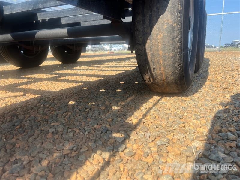 East Mfg Texas 44 ft Tri/A Gooseneck Equipment Trailer Autotransporter prikolice