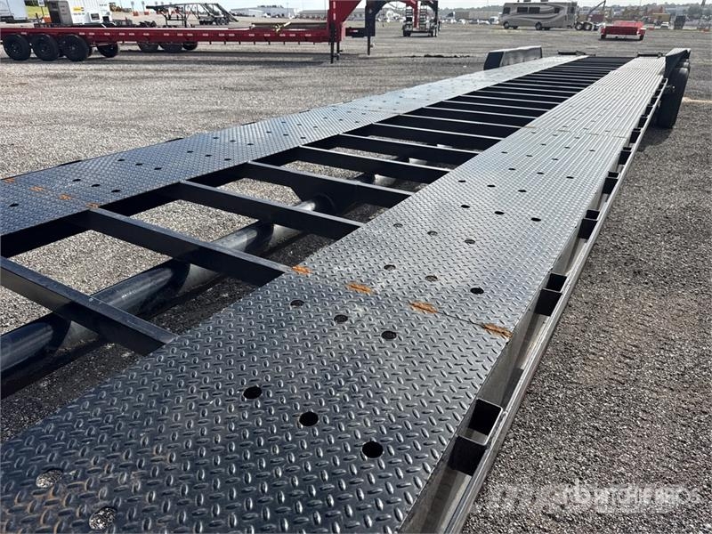 East Mfg Texas 44 ft Tri/A Gooseneck Equipment Trailer Auto pārvadāšanas treileri