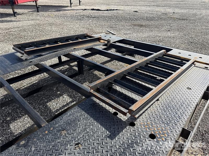 East Mfg Texas 44 ft Tri/A Gooseneck Equipment Trailer Auto pārvadāšanas treileri