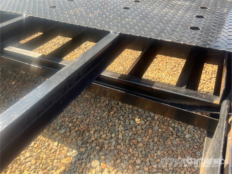 East Mfg Texas 44 ft Tri/A Gooseneck Equipment Trailer Autotransporter prikolice