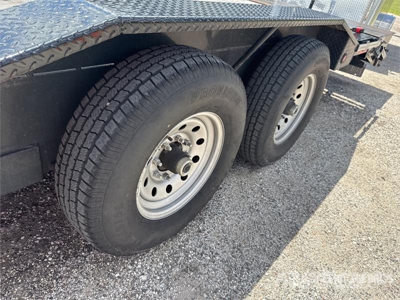 East Mfg Texas Silverline 32 ft T/A Gooseneck Equipment Tra Autotransportanhänger