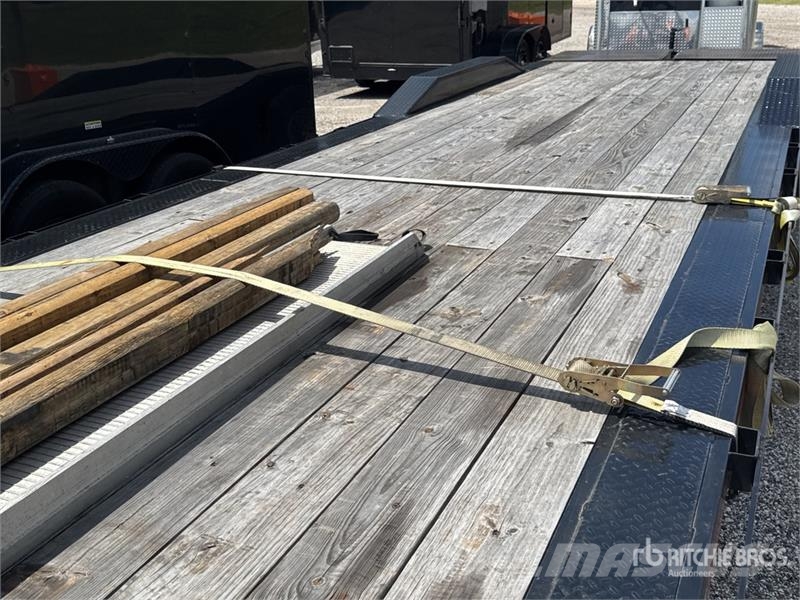 East Mfg Texas Silverline 32 ft T/A Gooseneck Equipment Tra Autotransportanhänger