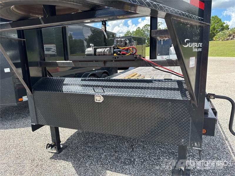 East Mfg Texas Silverline 32 ft T/A Gooseneck Equipment Tra Autotransportanhänger