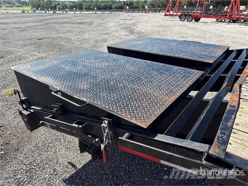 East Mfg Texas T/A Gooseneck Equipment Trailer Car carrier