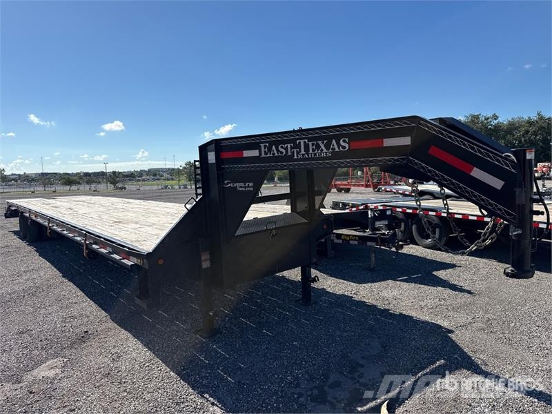 East Mfg Texas T/A Gooseneck Equipment Trailer Car carrier