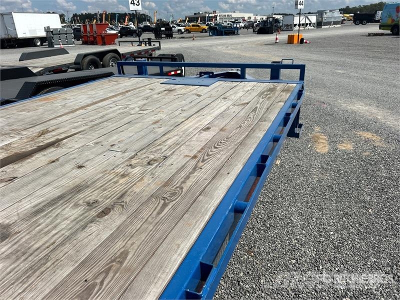 East Mfg Texas Trailers 24 ft T/A Tilt Deck Trailer Low loaders