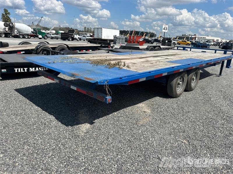 East Mfg Texas Trailers 24 ft T/A Tilt Deck Trailer Low loaders