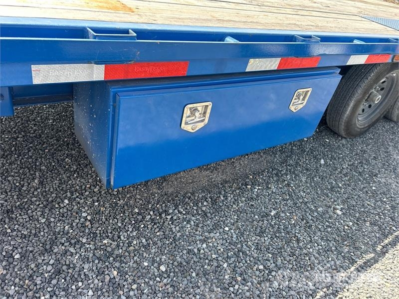 East Mfg Texas Trailers 24 ft T/A Tilt Deck Trailer Low loaders