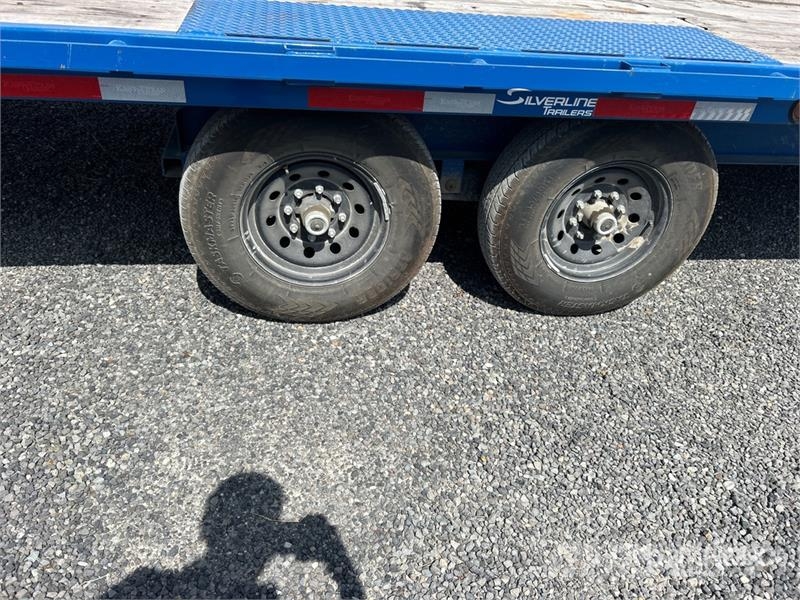 East Mfg Texas Trailers 24 ft T/A Tilt Deck Trailer Low loaders
