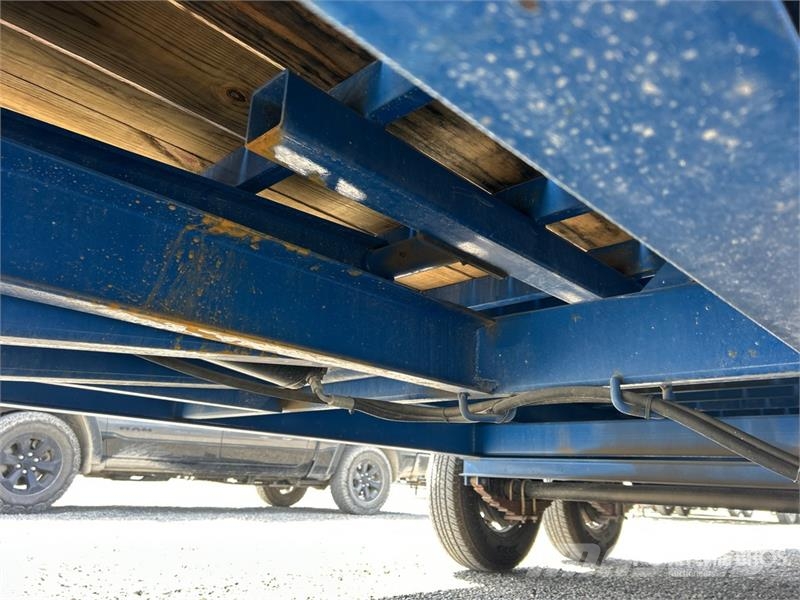 East Mfg Texas Trailers 24 ft T/A Tilt Deck Trailer Low loaders