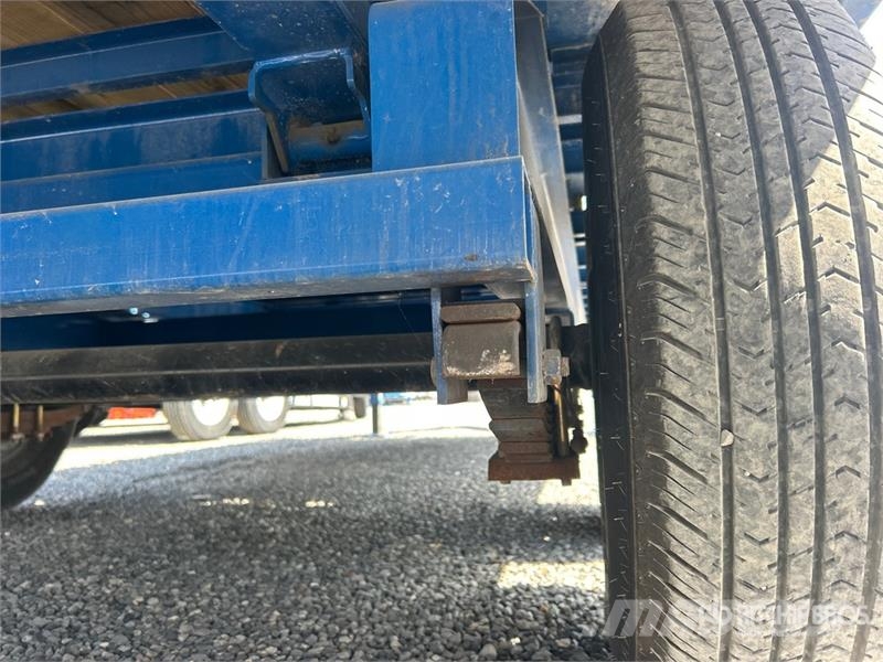 East Mfg Texas Trailers 24 ft T/A Tilt Deck Trailer Low loaders
