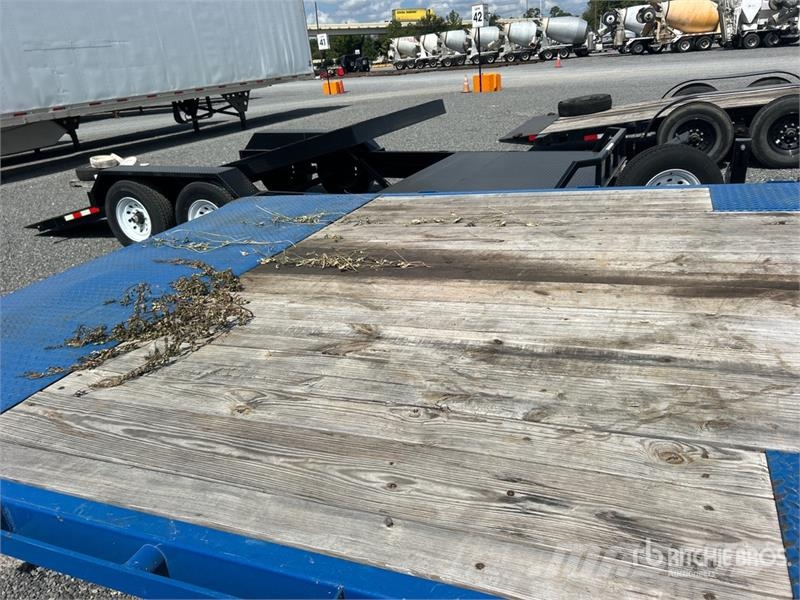 East Mfg Texas Trailers 24 ft T/A Tilt Deck Trailer Low loaders
