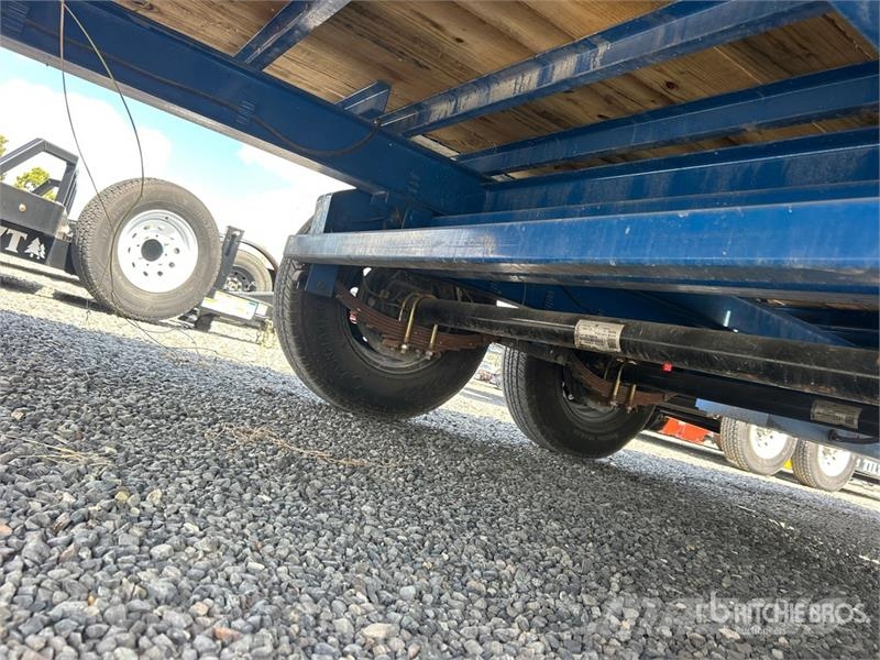 East Mfg Texas Trailers 24 ft T/A Tilt Deck Trailer Low loaders