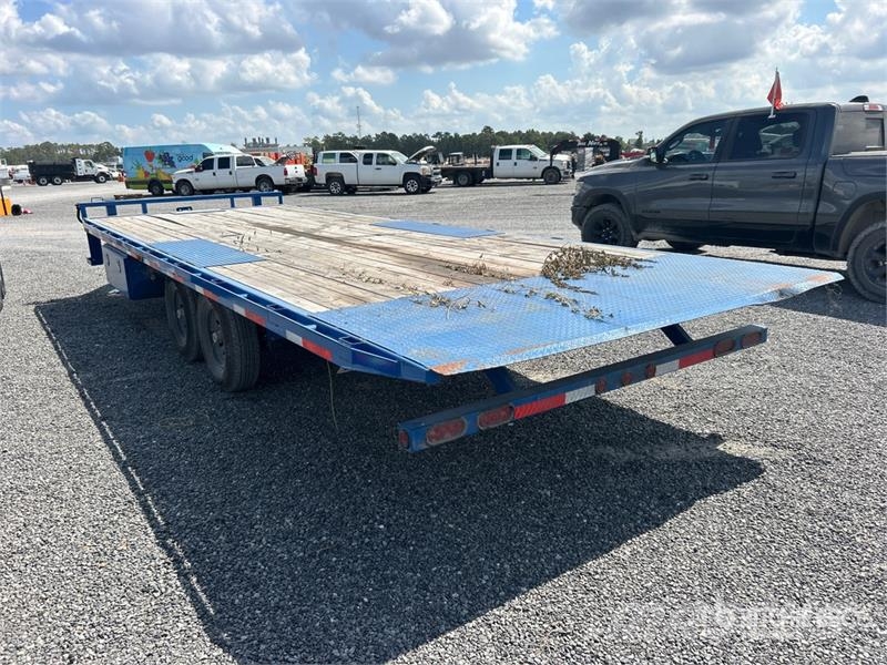 East Mfg Texas Trailers 24 ft T/A Tilt Deck Trailer Low loaders