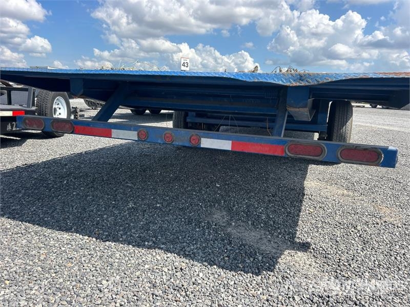 East Mfg Texas Trailers 24 ft T/A Tilt Deck Trailer Low loaders