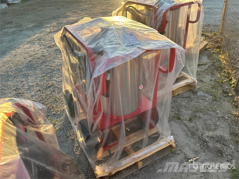 Easy-Kleen Magnum Gold Pressure Washer (Unused) معدات الغسل بالضغط الخفيف