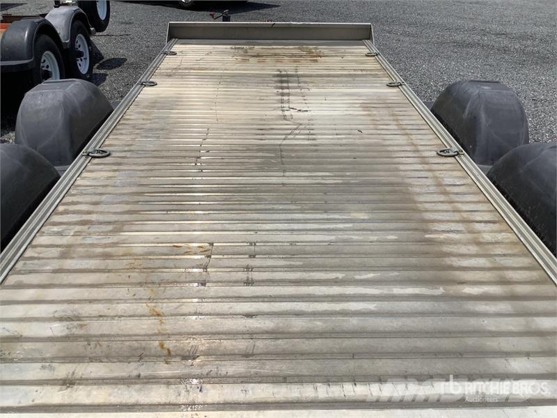 EBY 16 ft T/A Equipment Trailer Auto pārvadāšanas treileri