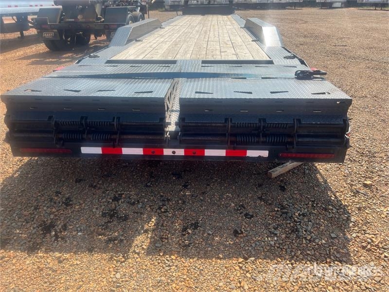ED Trailers 40 ft Tri/A Gooseneck Equipment Trailer Ремаркета за превоз на автомобили