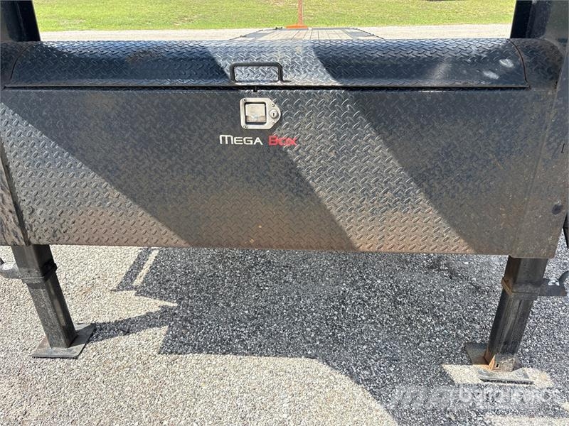ED Trailers FD1024027GN 40 ft T/A Gooseneck Equipment 車輛運輸拖車