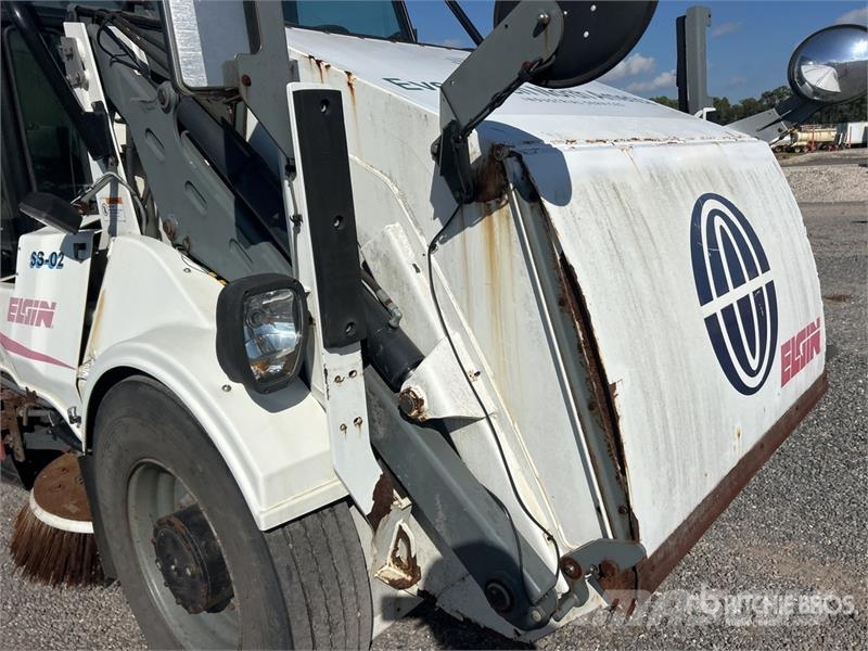Elgin Pelican on Elgin Sweeper Truck Šlavimo sunkvežimiai