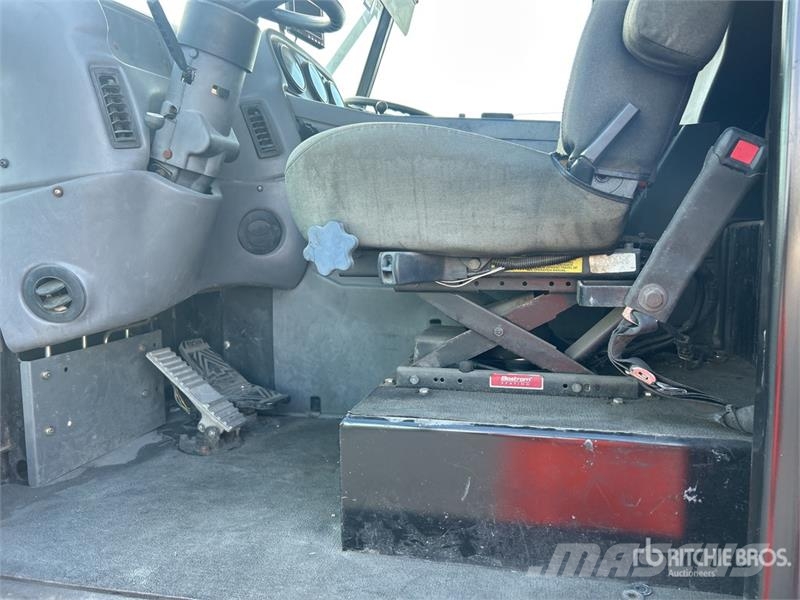 Elgin Pelican on Elgin Sweeper Truck Šlavimo sunkvežimiai