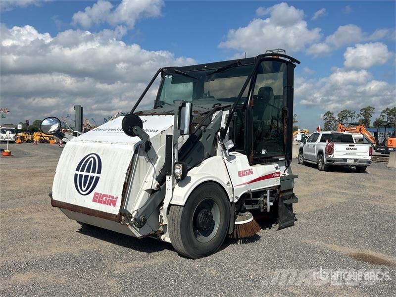 Elgin Pelican on Elgin Sweeper Truck Šlavimo sunkvežimiai
