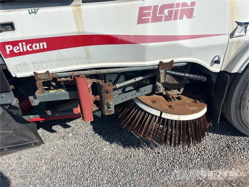 Elgin Pelican on Elgin Sweeper Truck Šlavimo sunkvežimiai