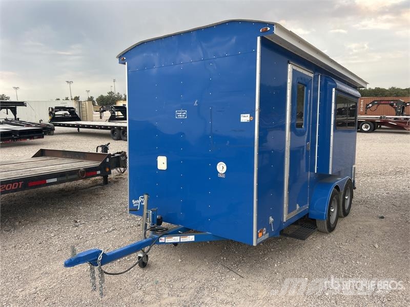 Erskine & Sons 14 ft T/A Food Concession Trailer مقطورات أخرى