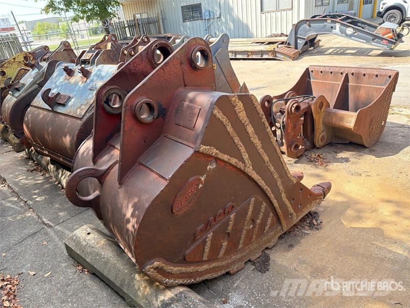 Esco 48 in Excavator Bucket - Fits Link Belt 240LX / 34 Skovle