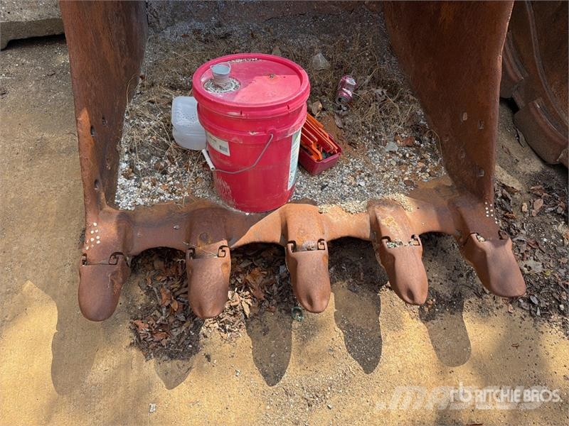 Esco 48 in Excavator Bucket - Fits Link Belt 240LX / 34 Skovle