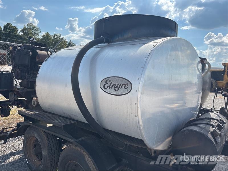 Etnyre MU4TRL T/A 400 gal Asphalt Distributor Trailer Otros remolques