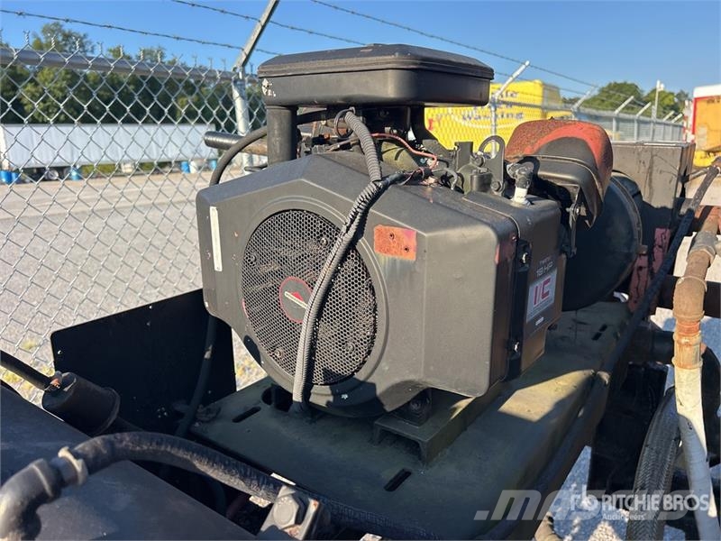 Etnyre MU4TRL T/A 400 gal Asphalt Distributor Trailer Otros remolques