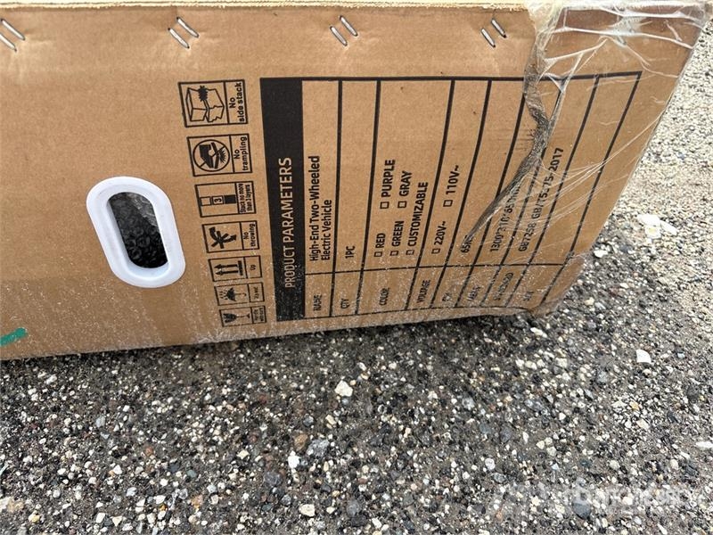 EV-WHITE Electric Scooter (Unused) Всюдиходи