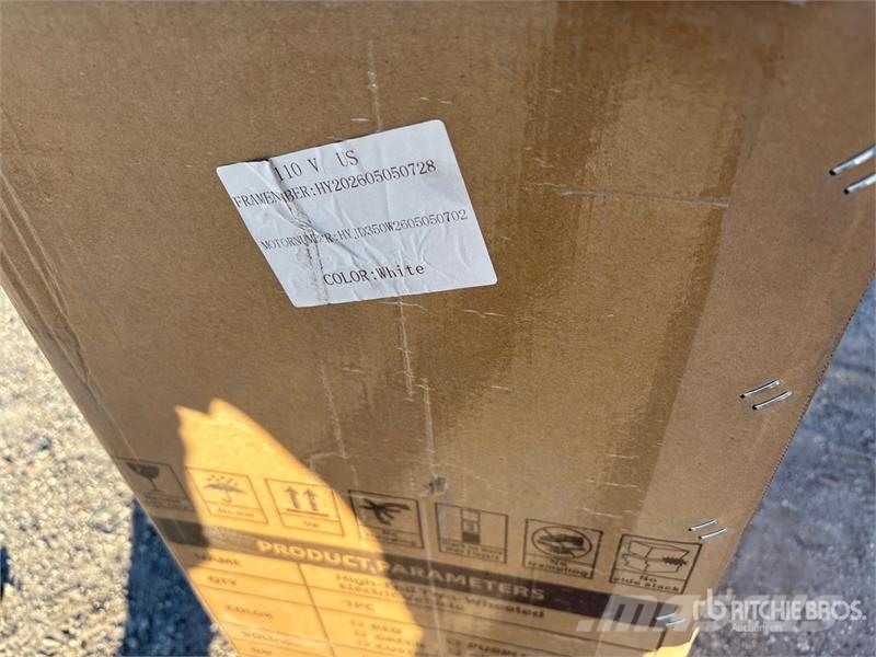EV-WHITE Electric Scooter (Unused) バギー