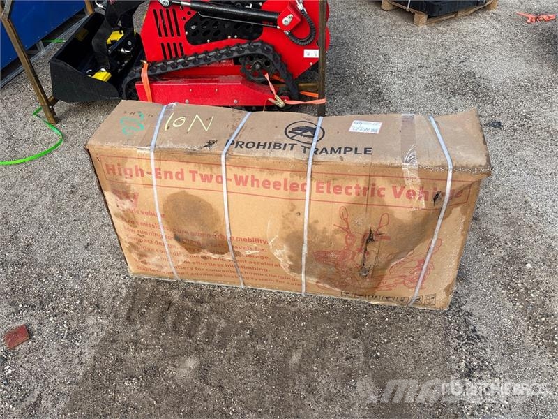  EV-WHITE Electric Scooter (Unused) مركبات لجميع التضاريس