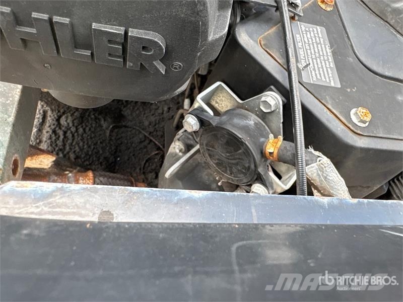Exmark Lazer Z E-Series Ride-On 60 in Lawn Mower Åkgräsklippare