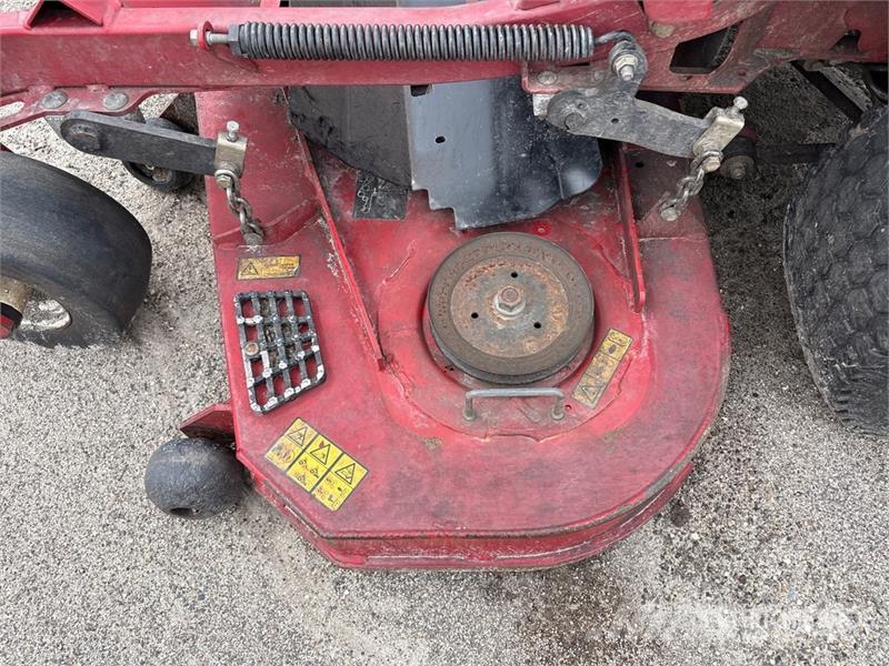 Exmark Lazer Z S-Series Ride-On 60 in Lawn Mower Rijmaaiers