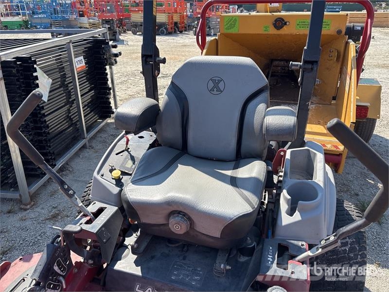 Exmark Lazer Z S-Series 4x2 Ride-On 72 in Lawn Mower 탑승형 잔디깎기