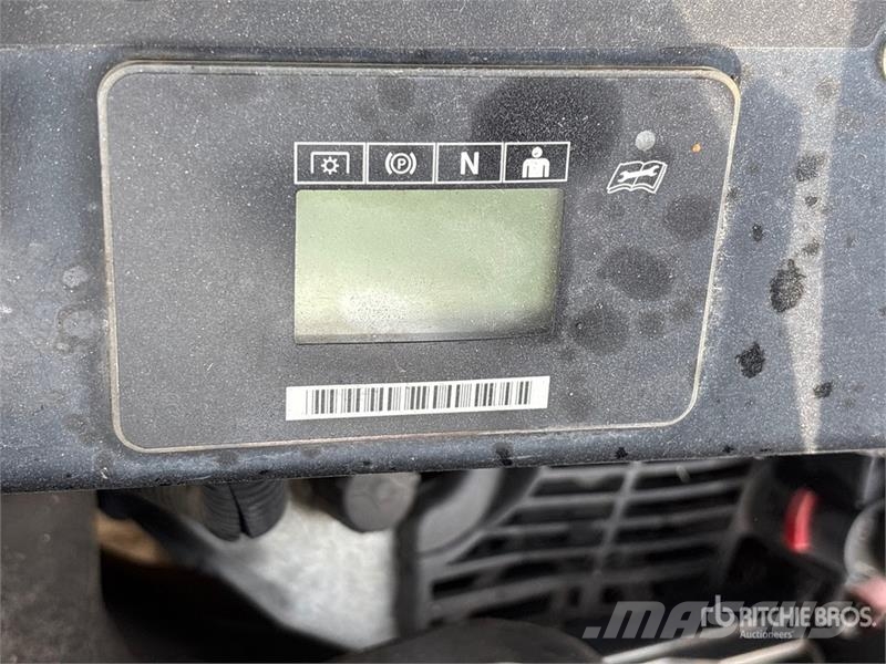 Exmark Lazer Z S-Series 4x2 Ride-On 72 in Lawn Mower Traktorske kosilice