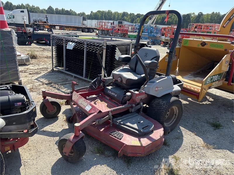 Exmark Lazer Z S-Series 4x2 Ride-On 72 in Lawn Mower 탑승형 잔디깎기