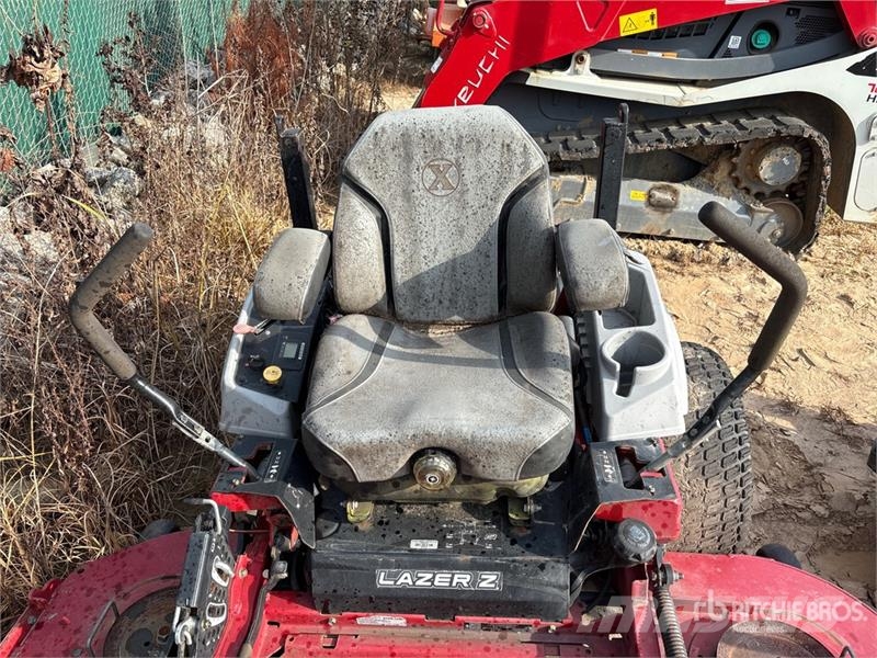 Exmark Lazer Z S-Series 4x2 Ride-On 72 in Lawn Mower Traktorske kosilice