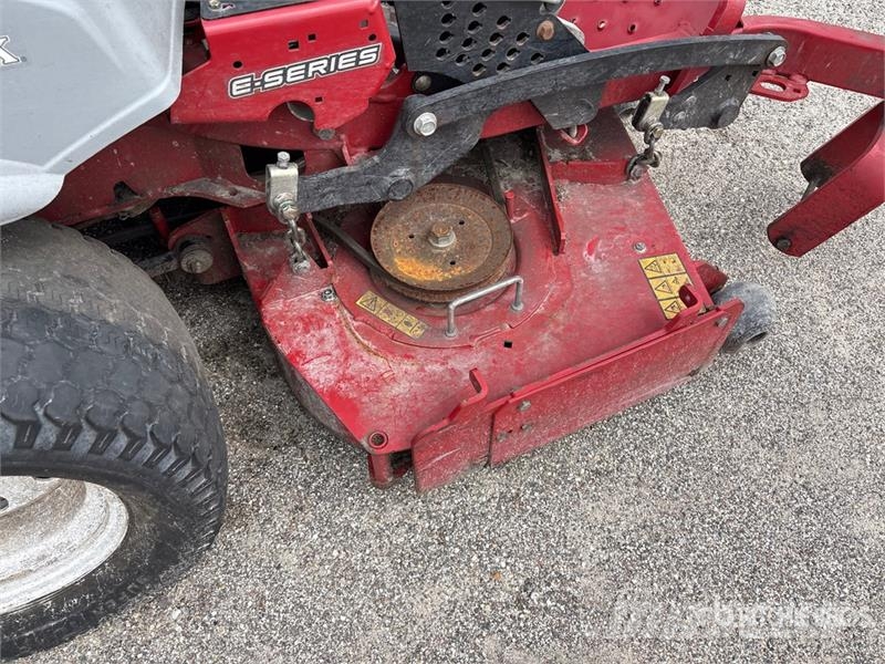 Exmark Lazer Z S-Series Ride-On 60 in Lawn Mower Rijmaaiers