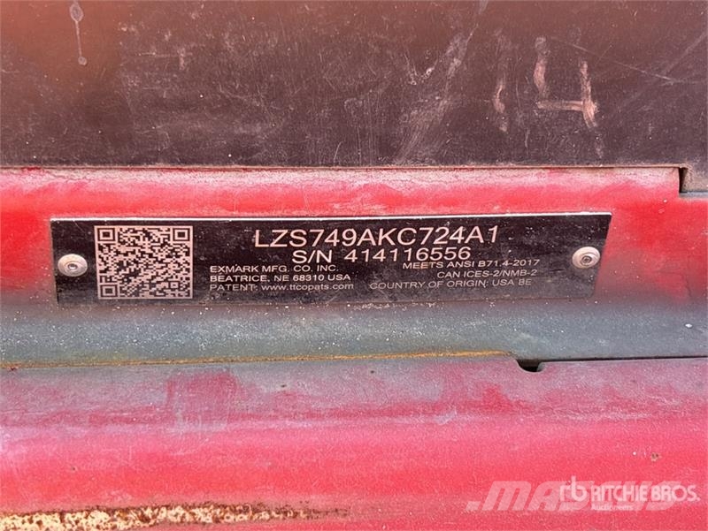 Exmark Lazer Z S-Series 4x2 Ride-On 72 in Lawn Mower 탑승형 잔디깎기