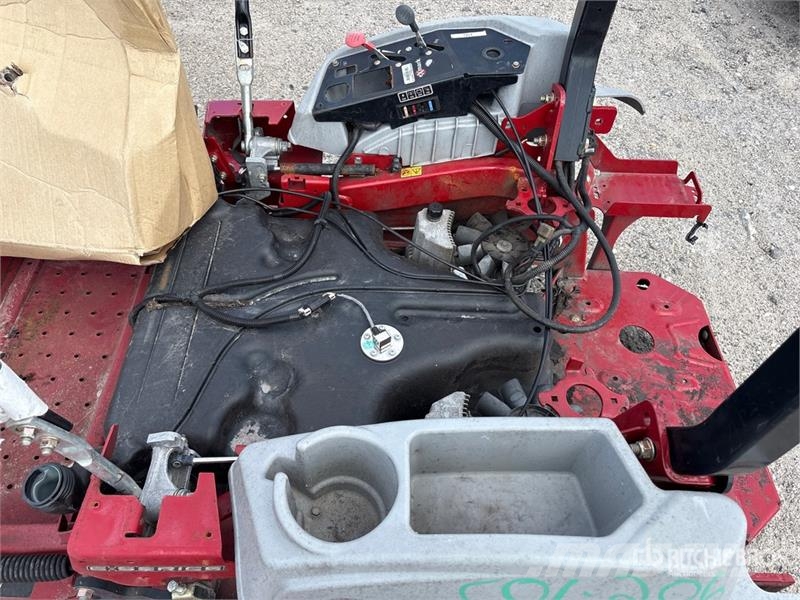Exmark Lazer Z S-Series Ride-On 60 in Lawn Mower Trattorini tagliaerba