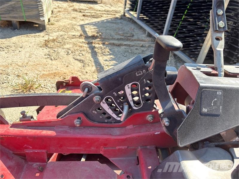 Exmark Lazer Z S-Series 4x2 Ride-On 72 in Lawn Mower 탑승형 잔디깎기