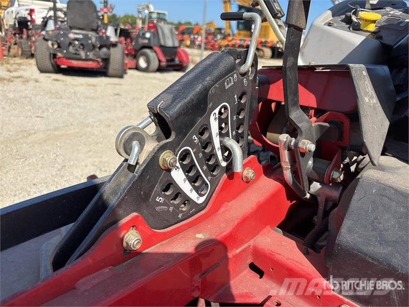 Exmark Lazer Z S-Series Ride-On 72 in Lawn Mower Traktorklippere