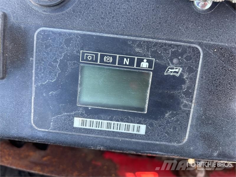 Exmark Lazer Z S-Series 4x2 Ride-On 72 in Lawn Mower 탑승형 잔디깎기