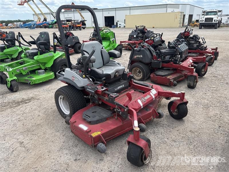 Exmark Lazer Z X-Series 4x2 Ride-On 72 in Lawn Mower 騎乘式割草機